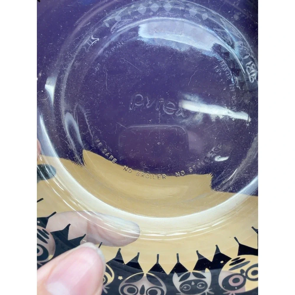 Pyrex Halloween Owl Bowls 4 Cup Moon Stars Lot of 2 One Chipped
